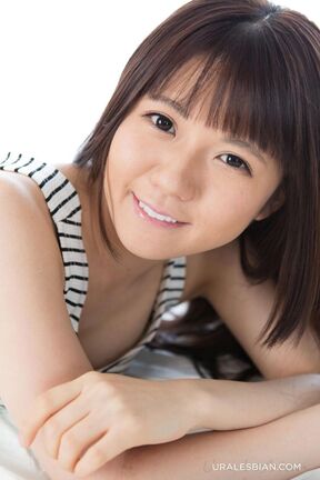 Araki Mai and Kawagoe Yui showing panties and high heels